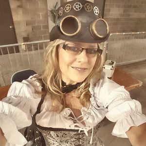 Meet your Posher, Jillian